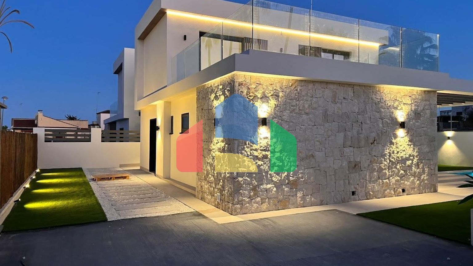 НОВЫЕ ВИЛЛЫ В ОРИУЭЛА КОСТА