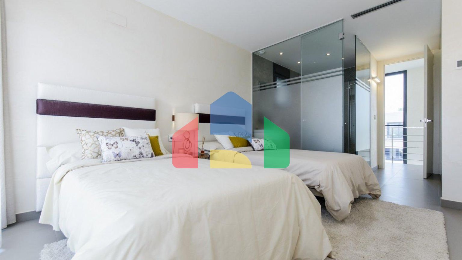 НОВЫЕ СТРОИТЕЛЬНЫЕ ВИЛЛЫ В 250 М ОТ ПЛЯЖА В КАМПУМОРЕ