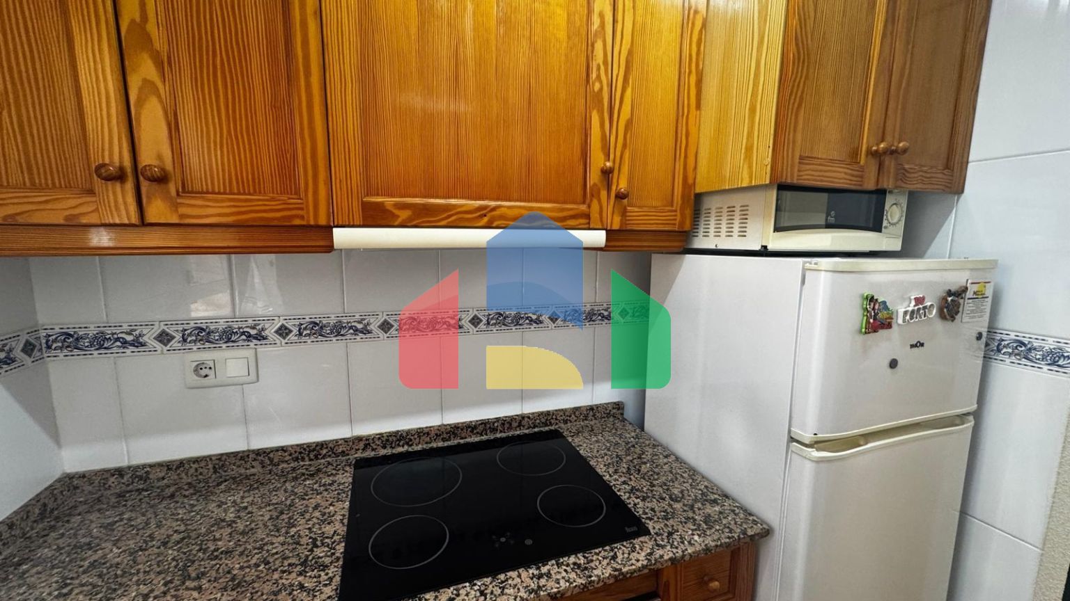 Южное бунгало, 2 спальни и общий бассейн в Ла Флориде (Ориуэла Коста)