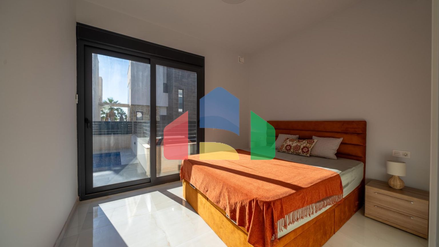 Новый частный дом в Ориуэле!