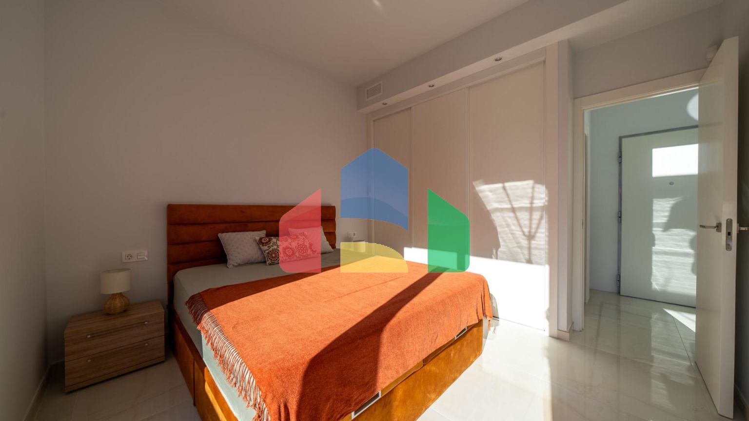 Новый частный дом в Ориуэле!