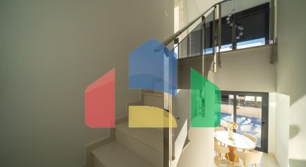 Новый частный дом в Ориуэле!