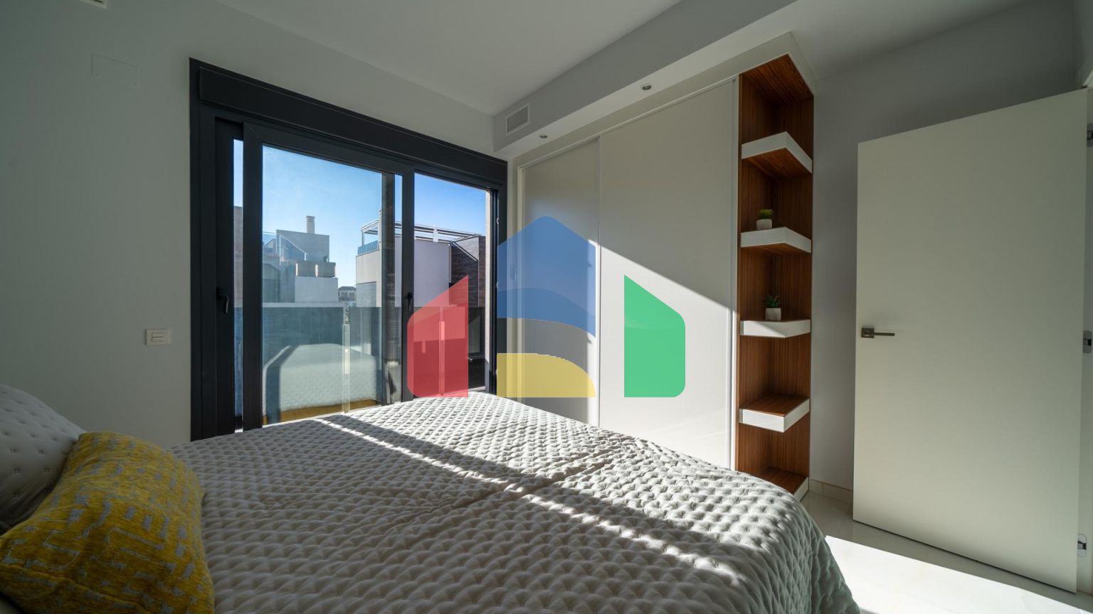 Новый частный дом в Ориуэле!