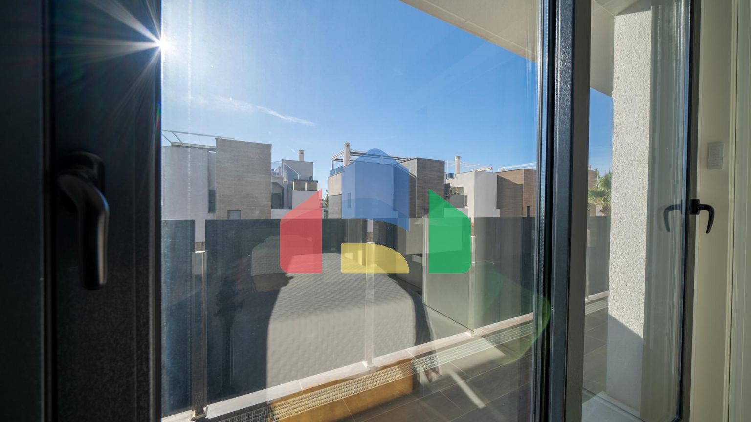 Новый частный дом в Ориуэле!