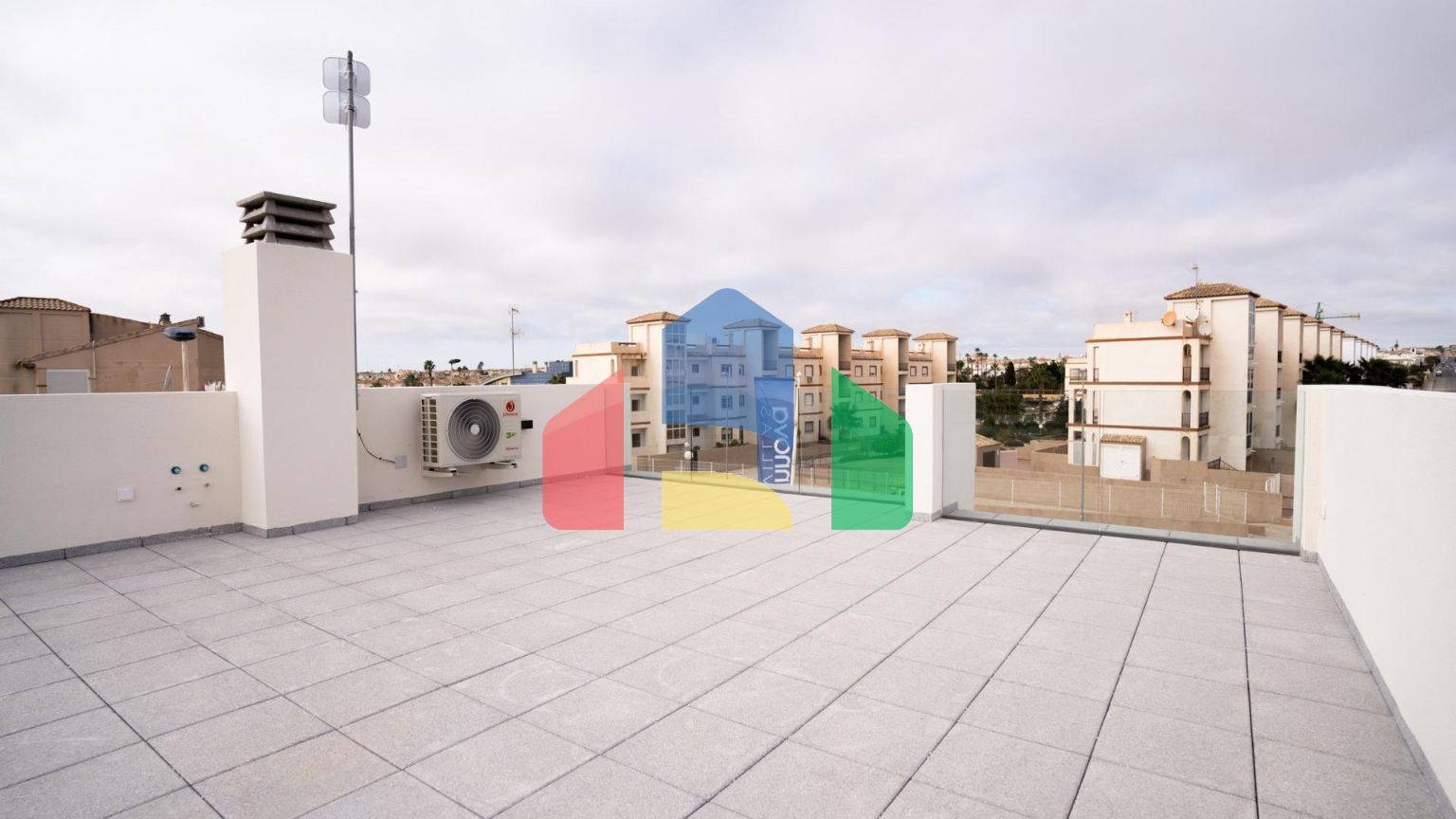 НОВЫЙ ЖИЛОЙ КОМПЛЕКС В ОРИУЭЛА КОСТА