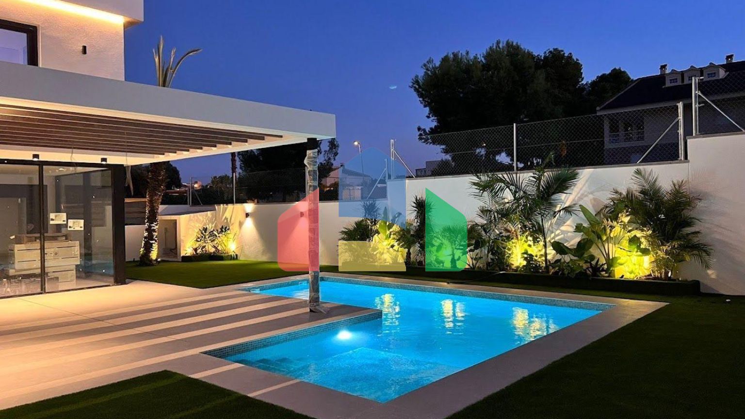 РОСКОШНЫЕ ВИЛЛЫ В МОНТЕЗЕНИИ