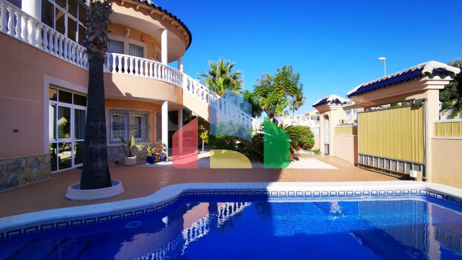 Просторный шале в Ла Флорида, Орихuela Коста — Идеально для наслаждения солнцем и пляжем