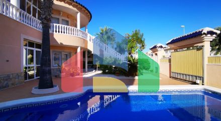 Просторный шале в Ла Флорида, Орихuela Коста — Идеально для наслаждения солнцем и пляжем Просторный шале в Ла Флорида, Орихuela Коста — Идеально для наслаждения солнцем и пляжем