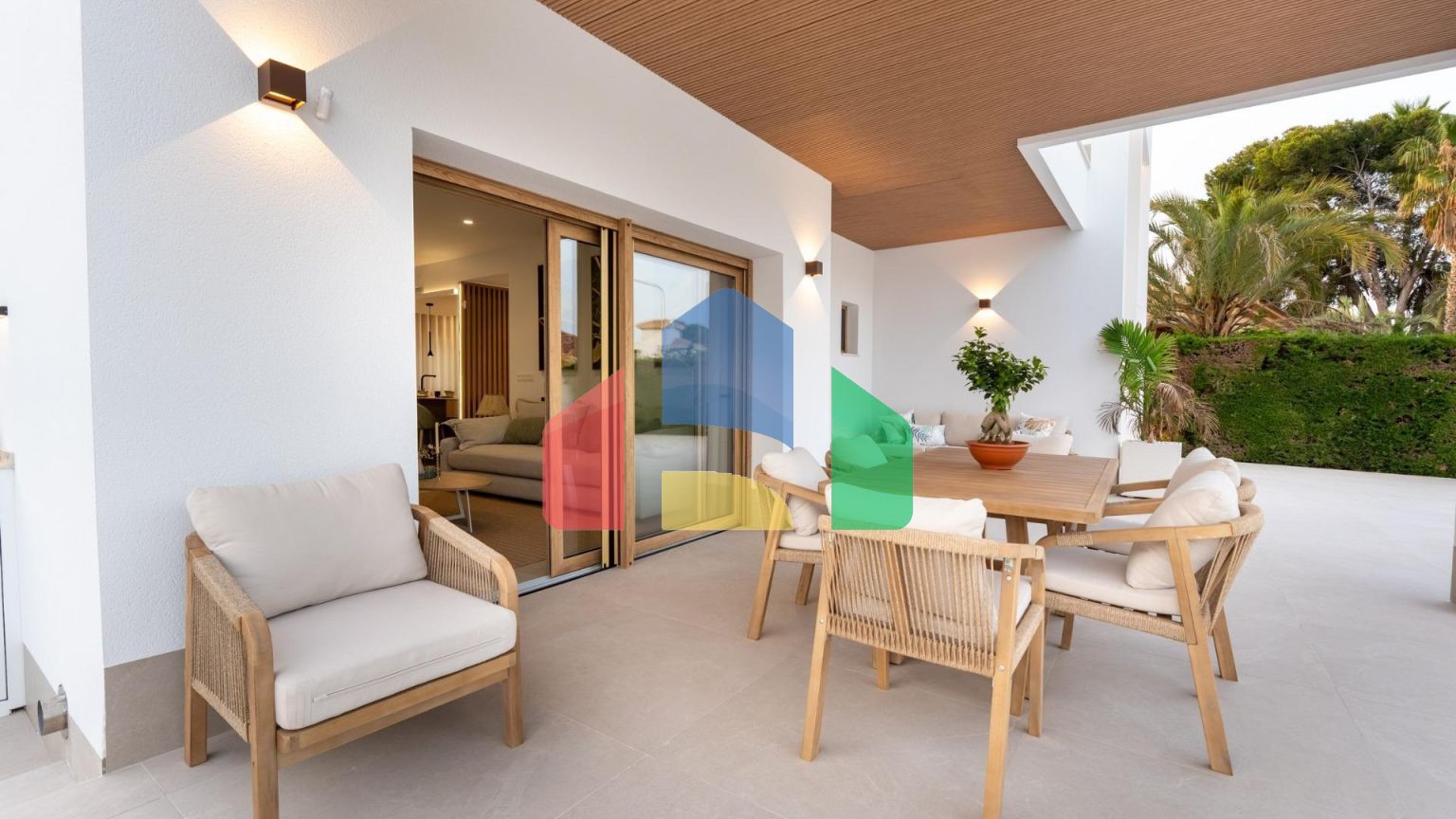 Роскошная вилла в 800 метрах от моря в Кампоамор, Южное побережье Бланка