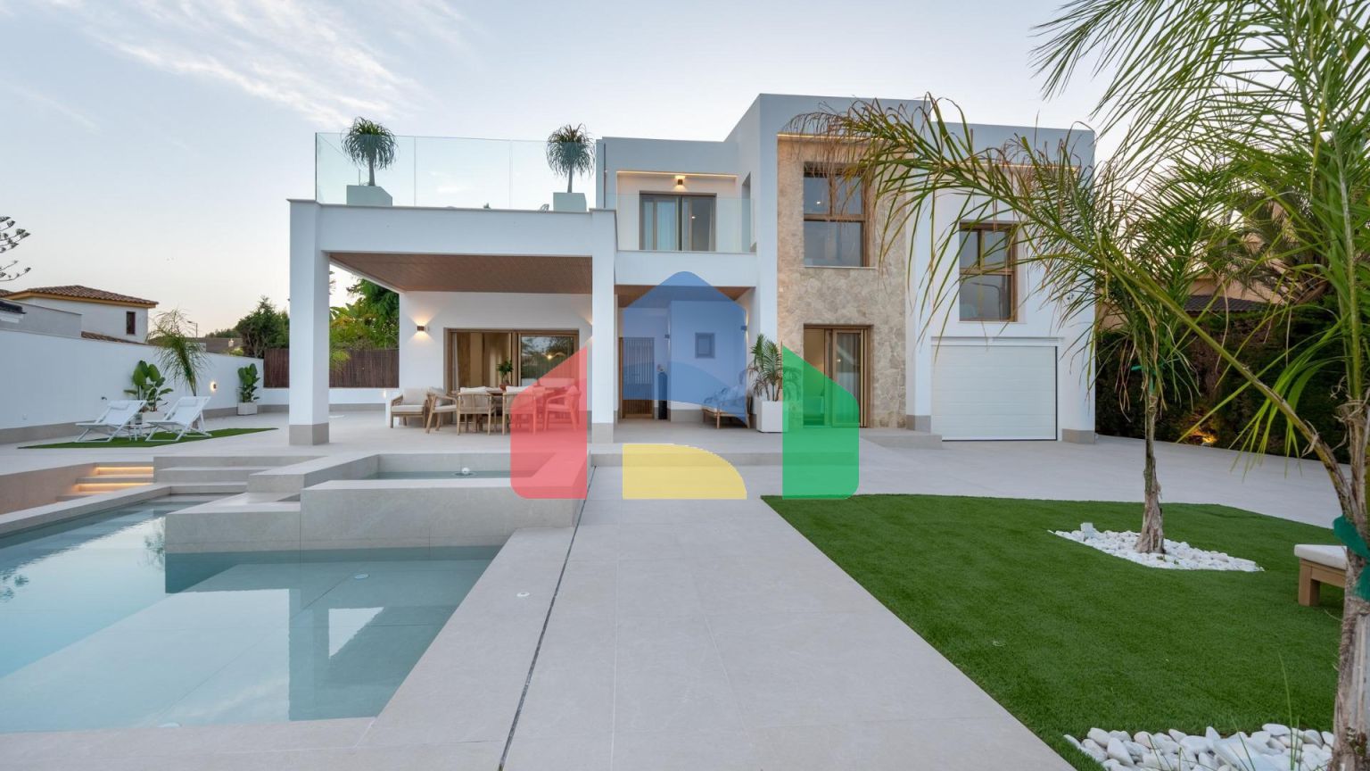 Роскошная вилла в 800 метрах от моря в Кампоамор, Южное побережье Бланка