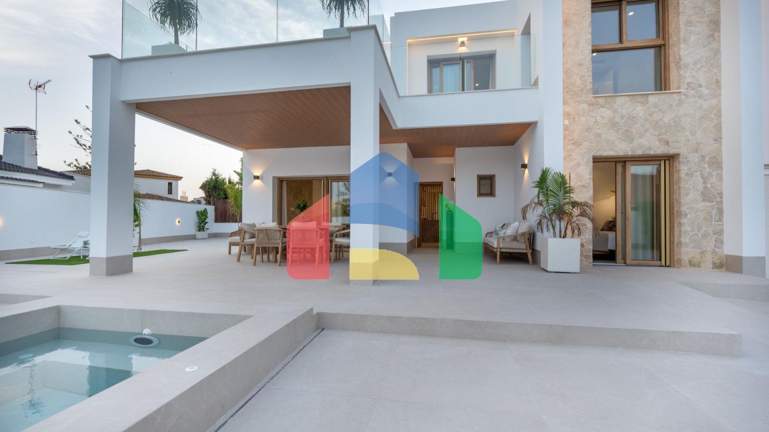 Роскошная вилла в 800 метрах от моря в Кампоамор, Южное побережье Бланка