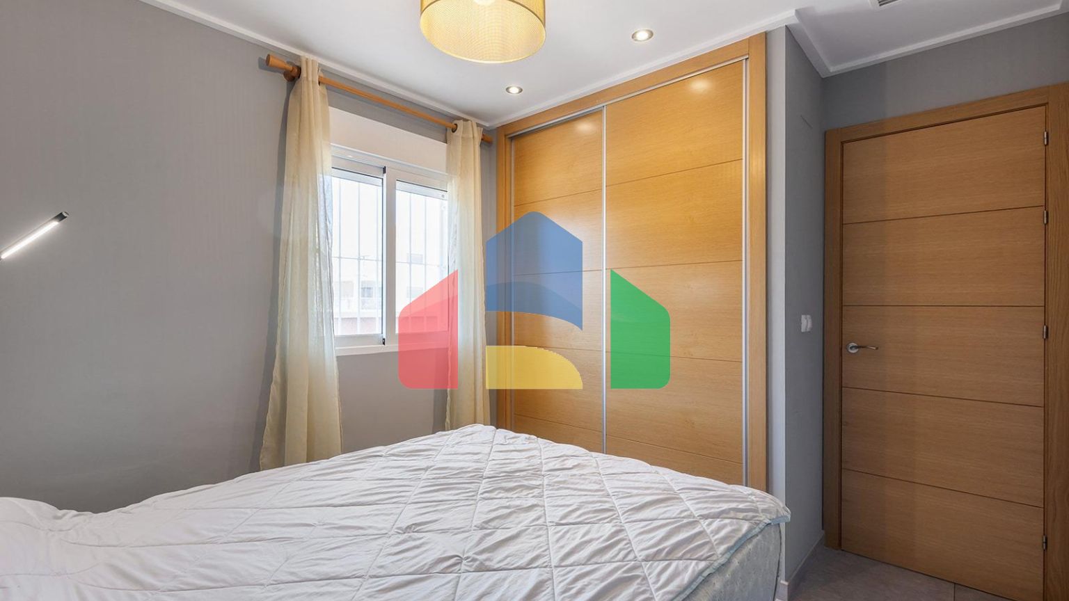 ШИКАРНЫЕ АПАРТАМЕНТЫ В ORIHUELA COSTA. 2 СПАЛЬНИ. 2 ВАННЫЕ КОМНАТЫ. ГАРАЖ И БАССЕЙН. ТЕРРАСА 16М2.