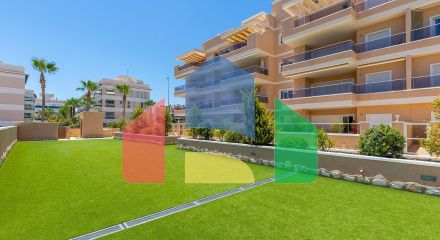 ШИКАРНЫЕ АПАРТАМЕНТЫ В ORIHUELA COSTA. 2 СПАЛЬНИ. 2 ВАННЫЕ КОМНАТЫ. ГАРАЖ И БАССЕЙН. ТЕРРАСА 16М2.