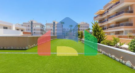 ШИКАРНЫЕ АПАРТАМЕНТЫ В ORIHUELA COSTA. 2 СПАЛЬНИ. 2 ВАННЫЕ КОМНАТЫ. ГАРАЖ И БАССЕЙН. ТЕРРАСА 16М2.