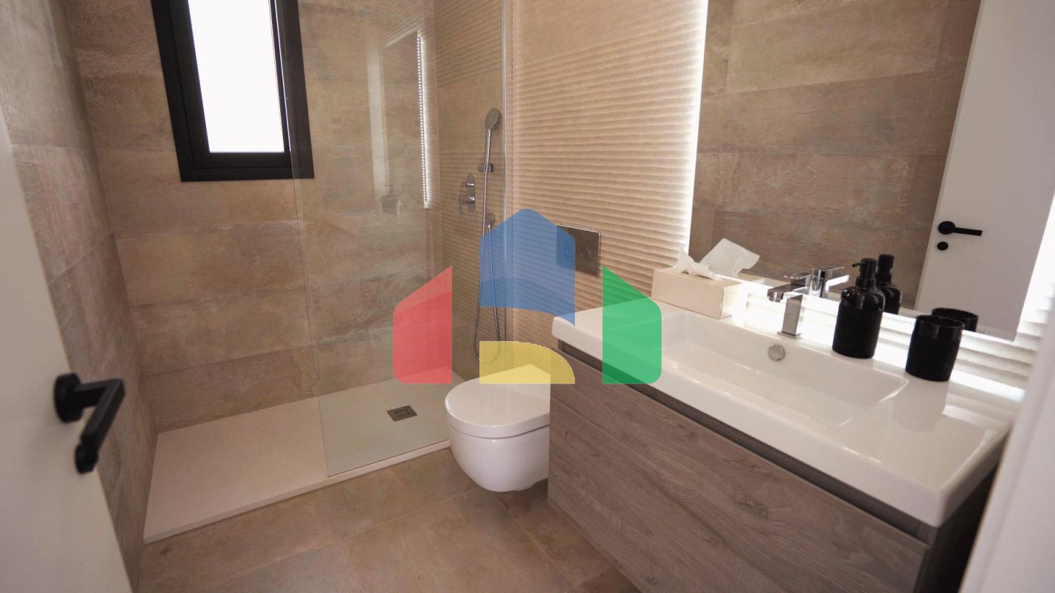 ШИКАРНЫЕ ВИЛЛЫ ОТ ЗАСТРОЙЩИКА! 3 СПАЛЬНИ. 3 ВАННЫЕ КОМНАТЫ. ПРИВАТНЫЙ БАССЕЙН. УЧАСТОК 180М2.