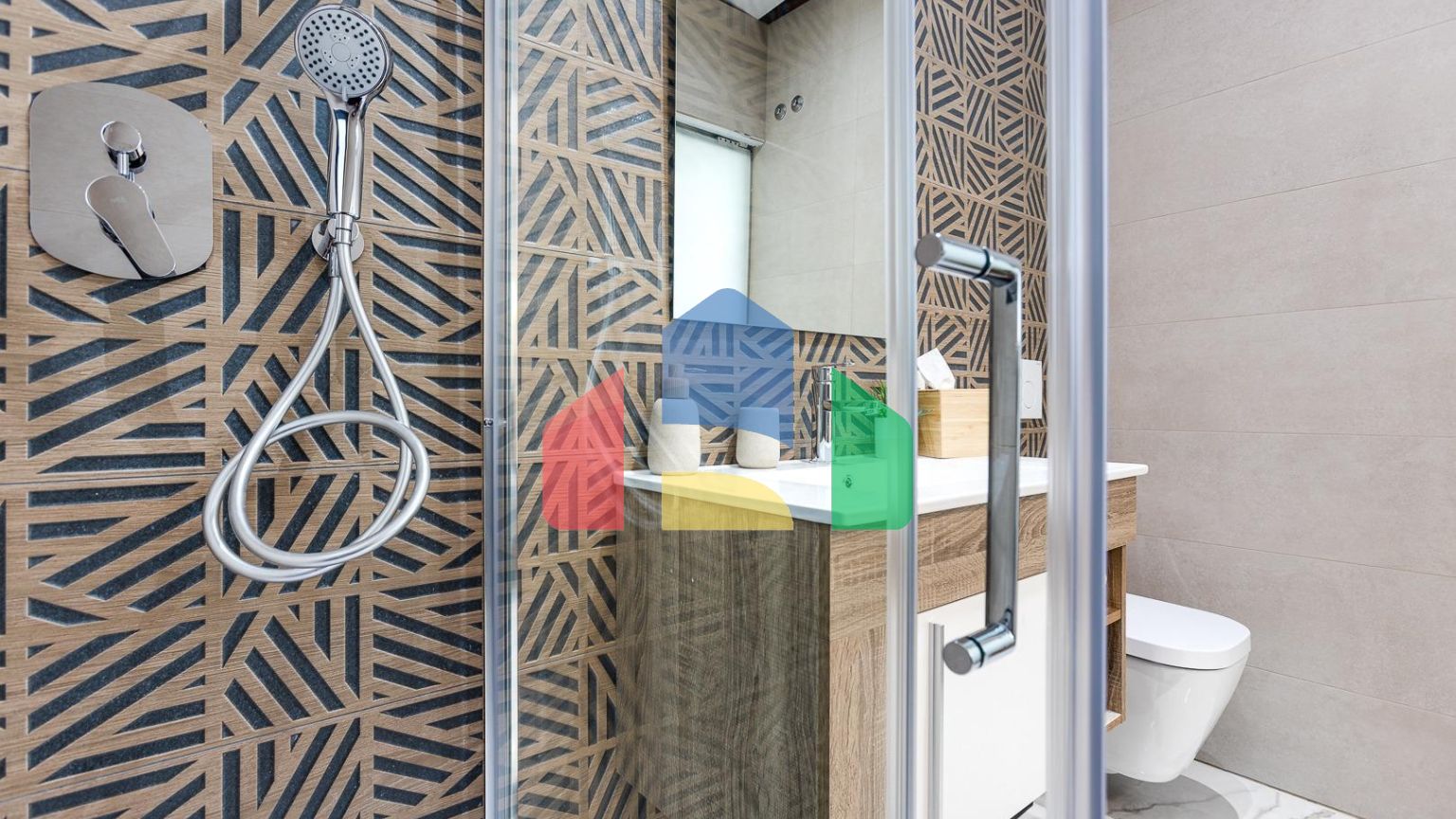 НОВОСТРОЙ В ПРИВАТНОМ КОМПЛЕКСЕ! 2 СПАЛЬНИ. 2 ВАННЫЕ КОМ. ГАРАЖ+КЛАДОВКА. САУНА. ТРЕН-ЗАЛ. ДЖАКУЗИ.