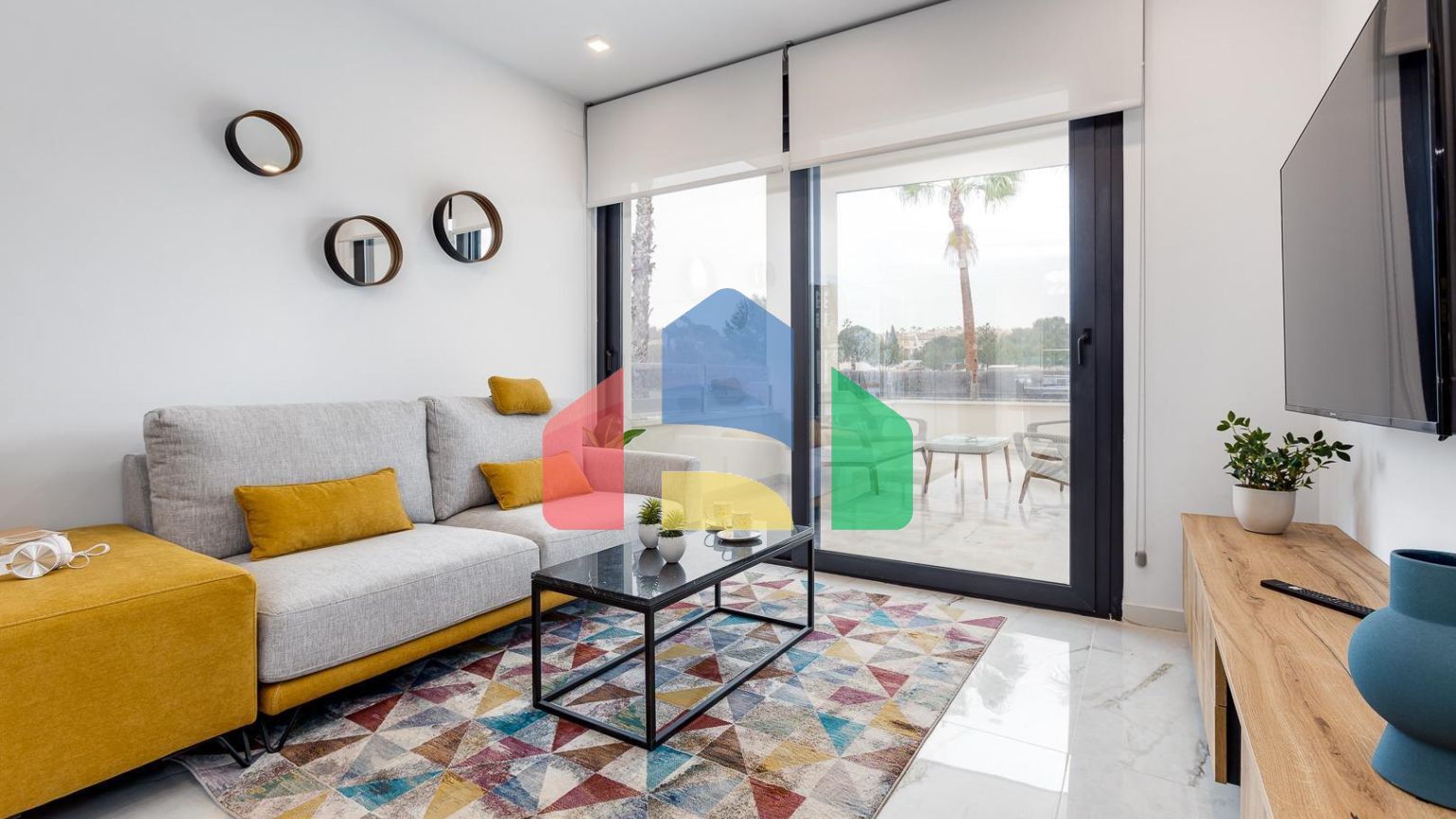 НОВОСТРОЙ В ПРИВАТНОМ КОМПЛЕКСЕ! 2 СПАЛЬНИ. 2 ВАННЫЕ КОМ. ГАРАЖ+КЛАДОВКА. САУНА. ТРЕН-ЗАЛ. ДЖАКУЗИ.