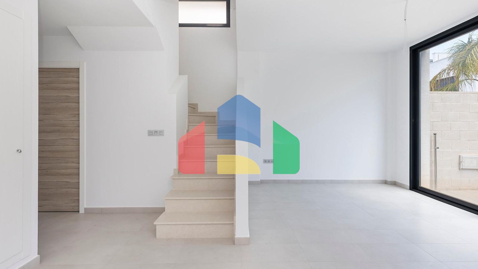 ВИЛЛА НОВОСТРОЙ. 3 СПАЛЬНИ. 2 ВАННЫЕ КОМНАТЫ. 140М2 УЧАСТОК. ГАРАЖ+БАССЕЙН.