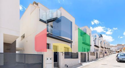 ВИЛЛА НОВОСТРОЙ. 3 СПАЛЬНИ. 2 ВАННЫЕ КОМНАТЫ. 140М2 УЧАСТОК. ГАРАЖ+БАССЕЙН.