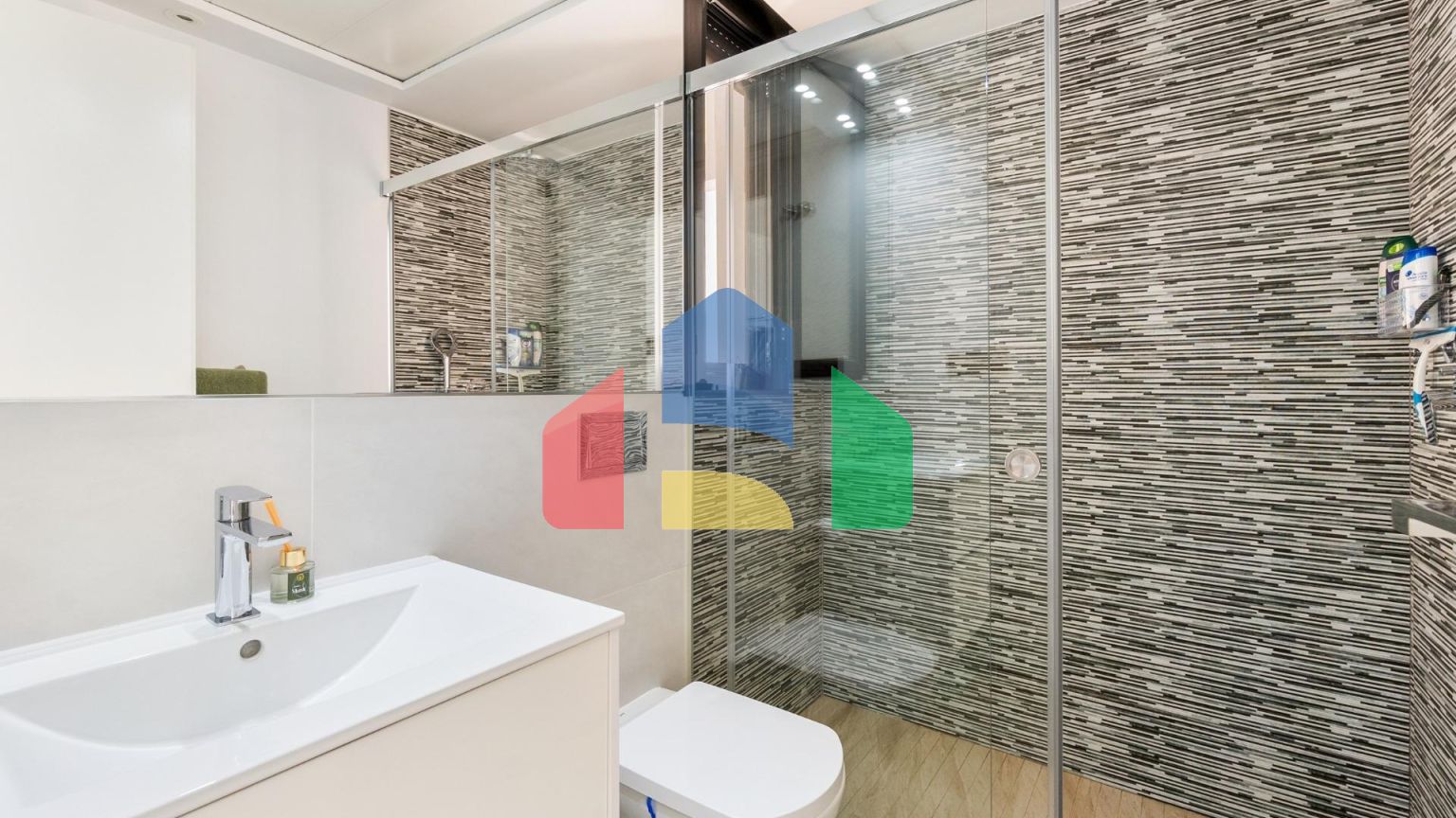 ВИЛЛА НОВОСТРОЙ. 3 СПАЛЬНИ. 3 ВАННЫЕ КОМНАТЫ. 171 М2 УЧАСТОК. БАССЕЙН. 194М2 ПЛОЩАДЬ.