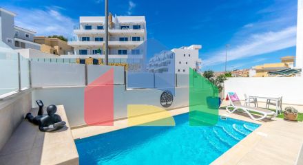 ВИЛЛА НОВОСТРОЙ. 3 СПАЛЬНИ. 3 ВАННЫЕ КОМНАТЫ. 171 М2 УЧАСТОК. БАССЕЙН. 194М2 ПЛОЩАДЬ. ВИЛЛА НОВОСТРОЙ. 3 СПАЛЬНИ. 3 ВАННЫЕ КОМНАТЫ. 171 М2 УЧАСТОК. БАССЕЙН. 194М2 ПЛОЩАДЬ.