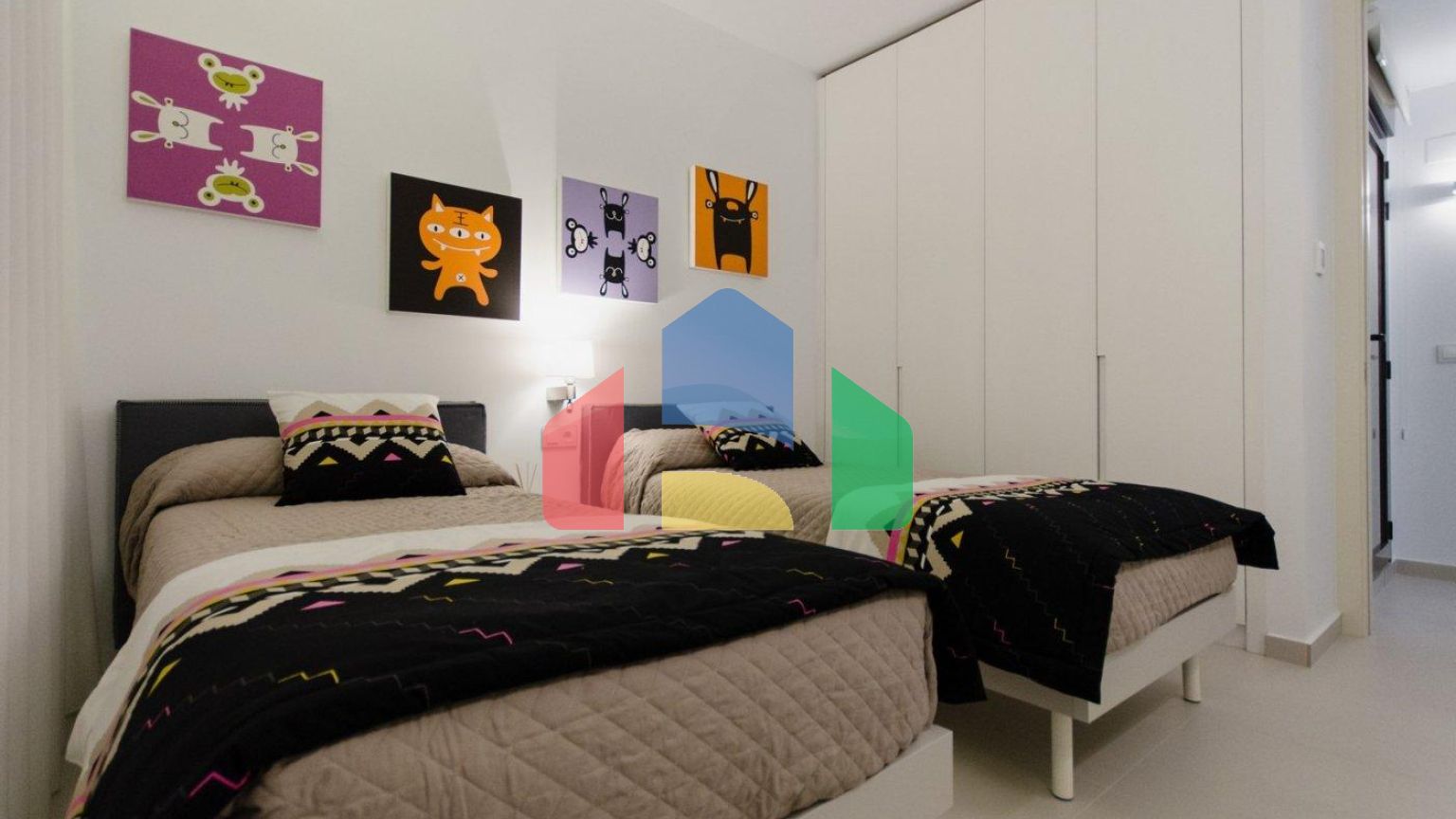 НОВЫЕ СТРОИТЕЛЬНЫЕ ВИЛЛЫ В 250 М ОТ ПЛЯЖА В КАМПУМОРЕ