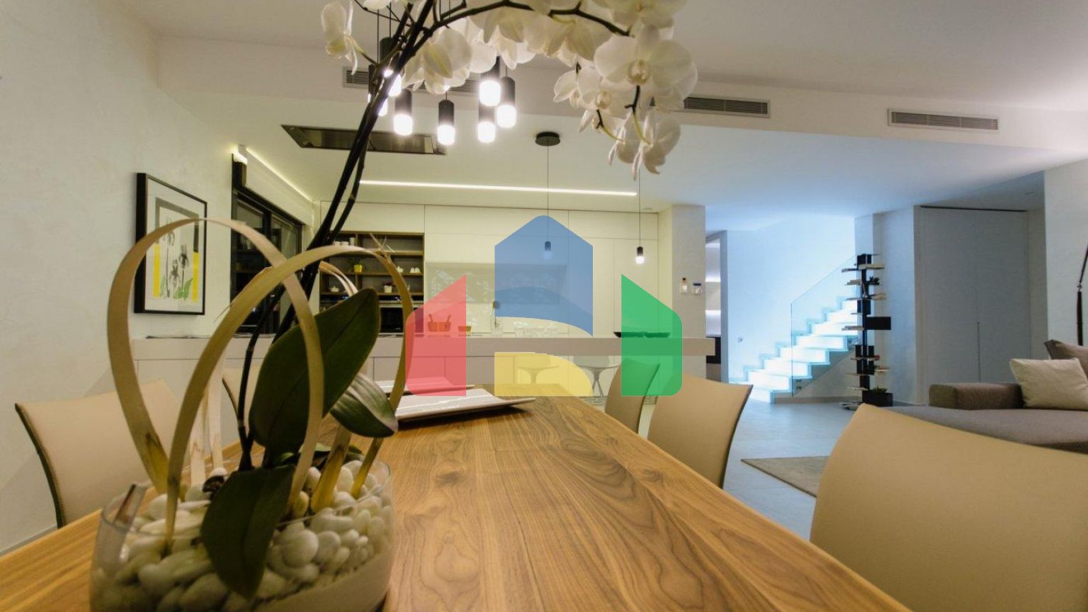 НОВЫЕ СТРОИТЕЛЬНЫЕ ВИЛЛЫ В 250 М ОТ ПЛЯЖА В КАМПУМОРЕ