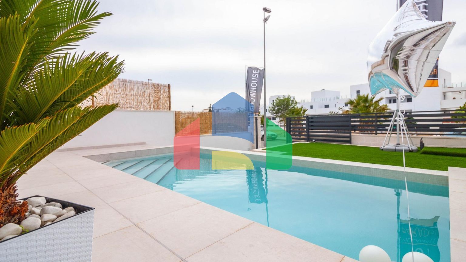 НОВЫЕ СОВРЕМЕННЫЕ ВИЛЛЫ В ВИЛЛАМАРТИНЕ