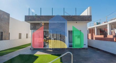 СОВРЕМЕННАЯ ВИЛЛА ПОСЛЕ ПОЛЯ ДЛЯ ГОЛЬФА