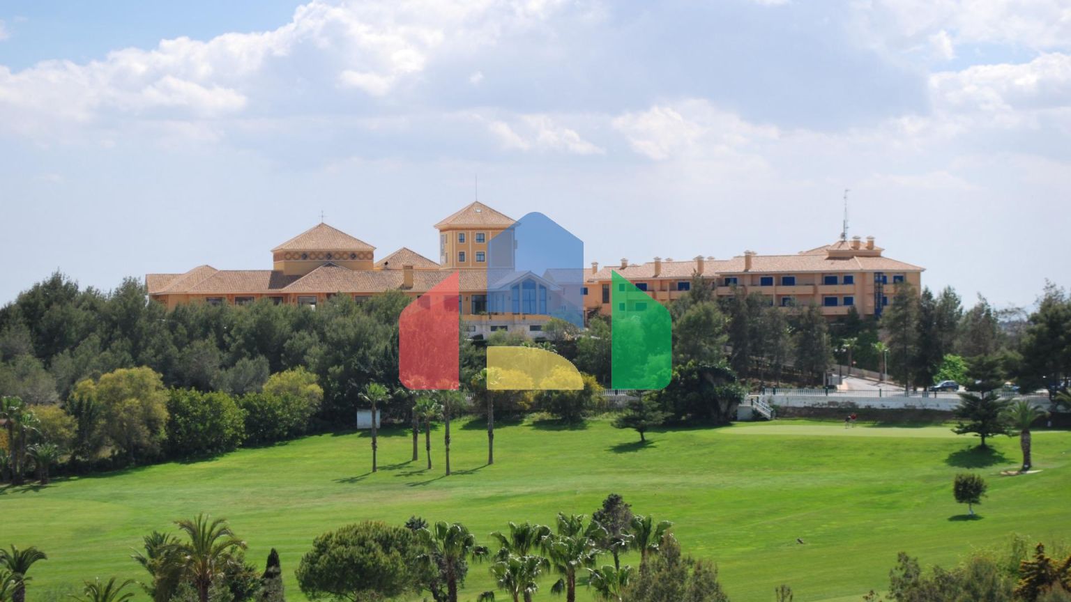 Продажа готовых апартаментов с ключом в Ломас-де-Кампоамор, Ориуэла Коста