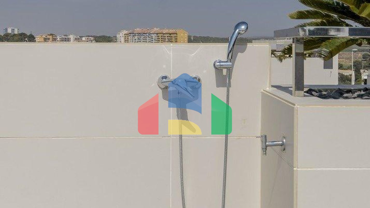 НОВЫЕ СТРОИТЕЛЬНЫЕ ВИЛЛЫ В 250 М ОТ ПЛЯЖА В КАМПУМОРЕ