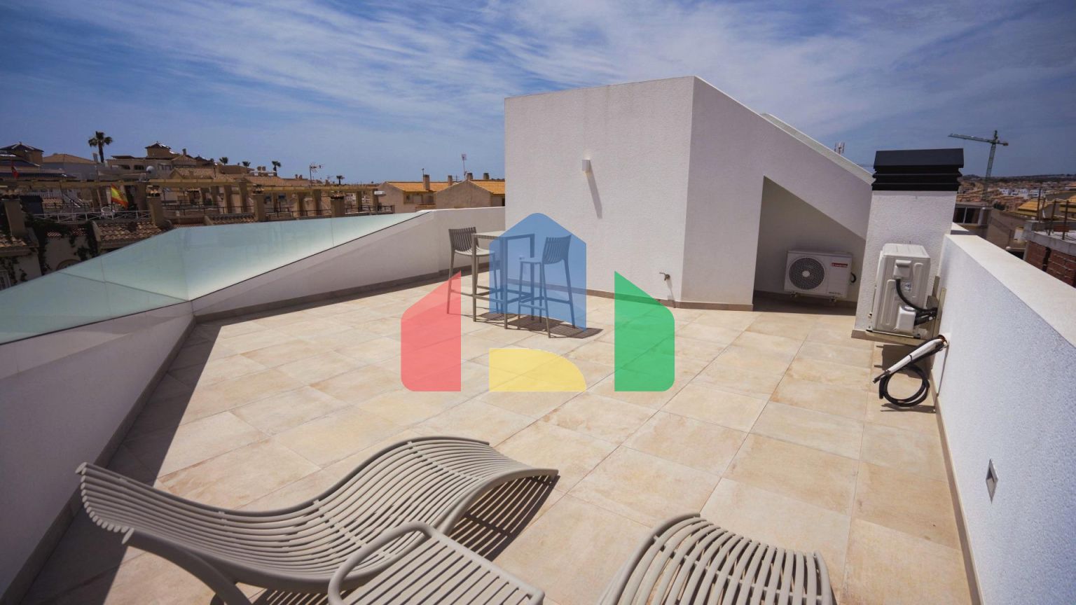 ШИКАРНЫЕ ВИЛЛЫ ОТ ЗАСТРОЙЩИКА! 3 СПАЛЬНИ. 3 ВАННЫЕ КОМНАТЫ. ПРИВАТНЫЙ БАССЕЙН. УЧАСТОК 180М2.