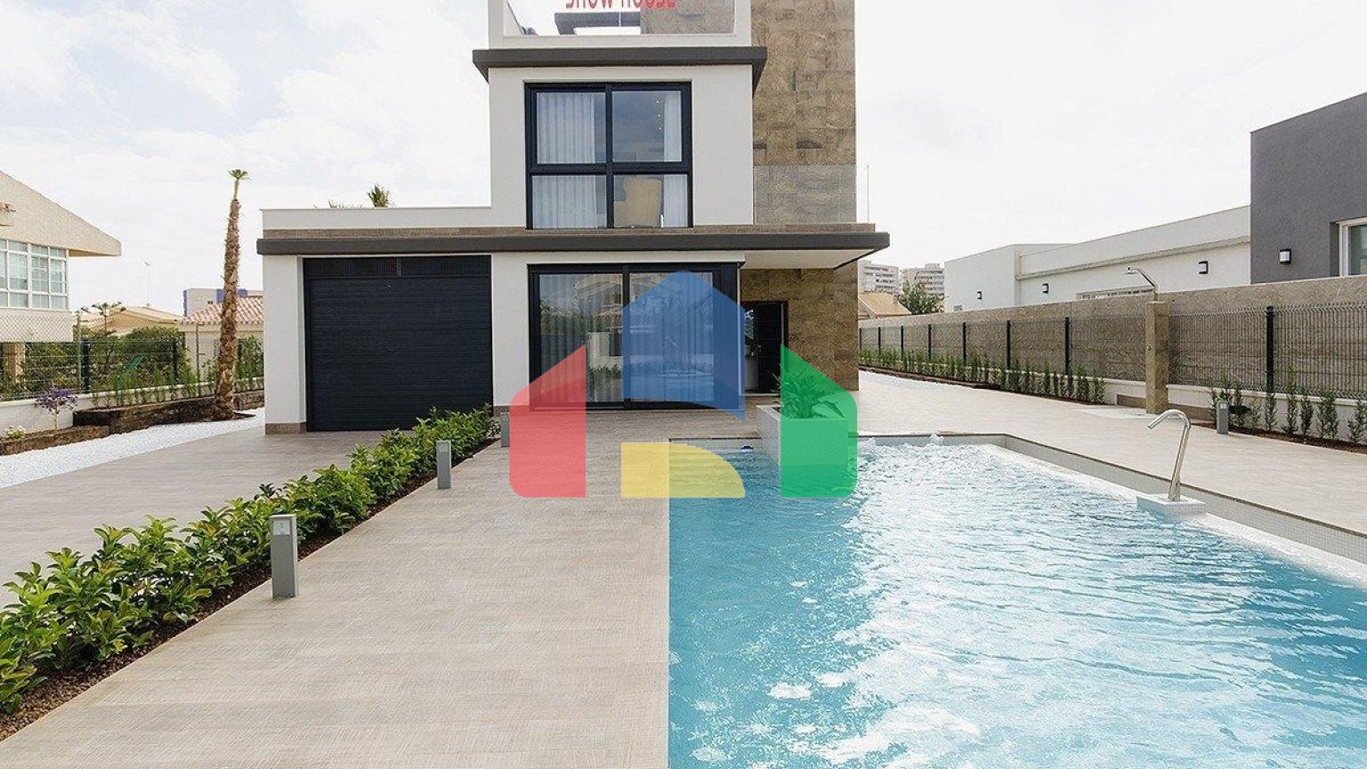 НОВАЯ ПОСТРОЕННАЯ ВИЛЛА В ORIHUELA COSTA (CAMPOAMOR)