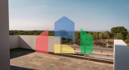 Современные виллы расположены рядом с Villamartin гольф, ориентированы на юго-восток.