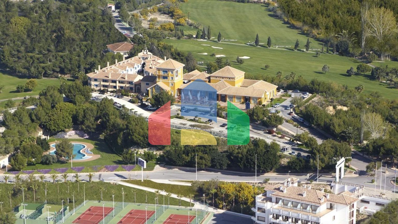 Продажа готовых апартаментов с ключом в Ломас-де-Кампоамор, Ориуэла Коста