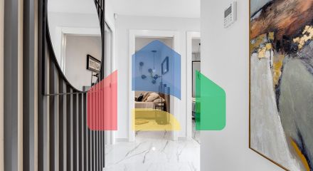 НОВОСТРОЙ В ПРИВАТНОМ КОМПЛЕКСЕ! 2 СПАЛЬНИ. 2 ВАННЫЕ КОМ. ГАРАЖ+КЛАДОВКА. САУНА. ТРЕН-ЗАЛ. ДЖАКУЗИ.