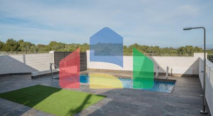 CONTEMPORARY VILLA NEXT TO THE GOLF COURSE