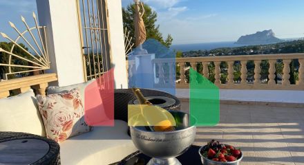 Великолепная вилла с прекрасным видом на Морайру и Кальпе