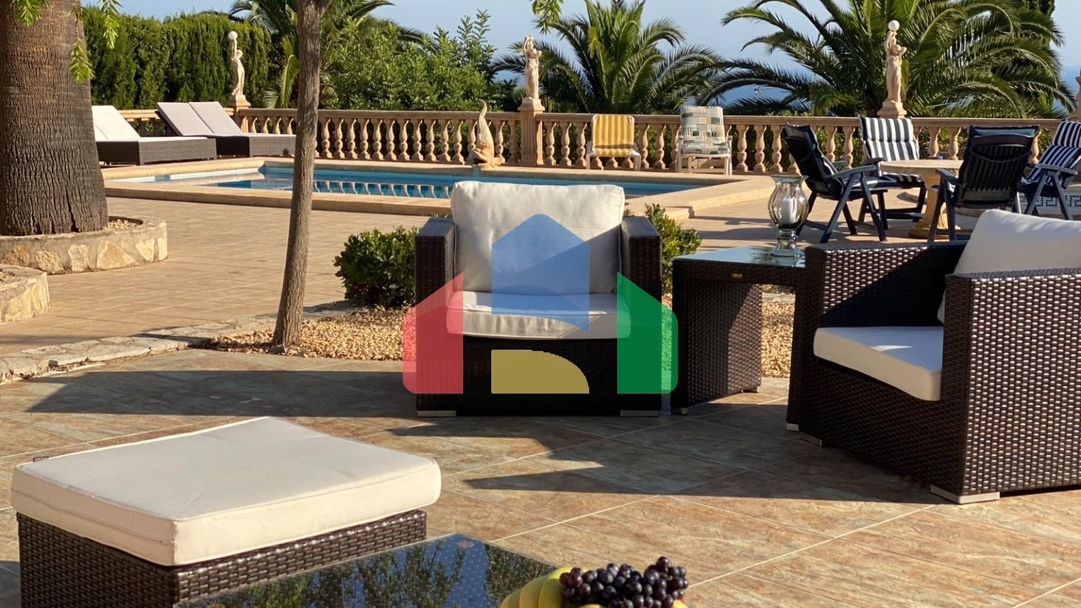 Великолепная вилла с прекрасным видом на Морайру и Кальпе