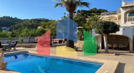 Великолепная вилла с прекрасным видом на Морайру и Кальпе