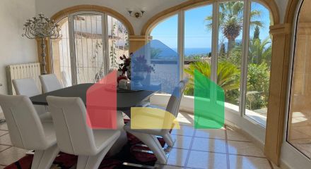 Великолепная вилла с прекрасным видом на Морайру и Кальпе