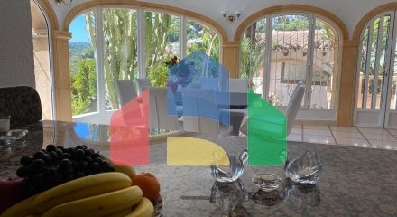 Великолепная вилла с прекрасным видом на Морайру и Кальпе