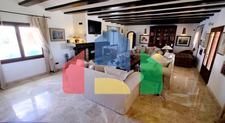 РОСКОШНЫЙ ДОМ В БЕНИССЕ