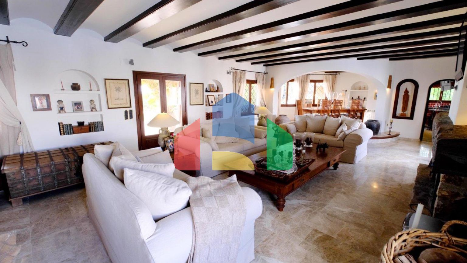 РОСКОШНЫЙ ДОМ В БЕНИССЕ