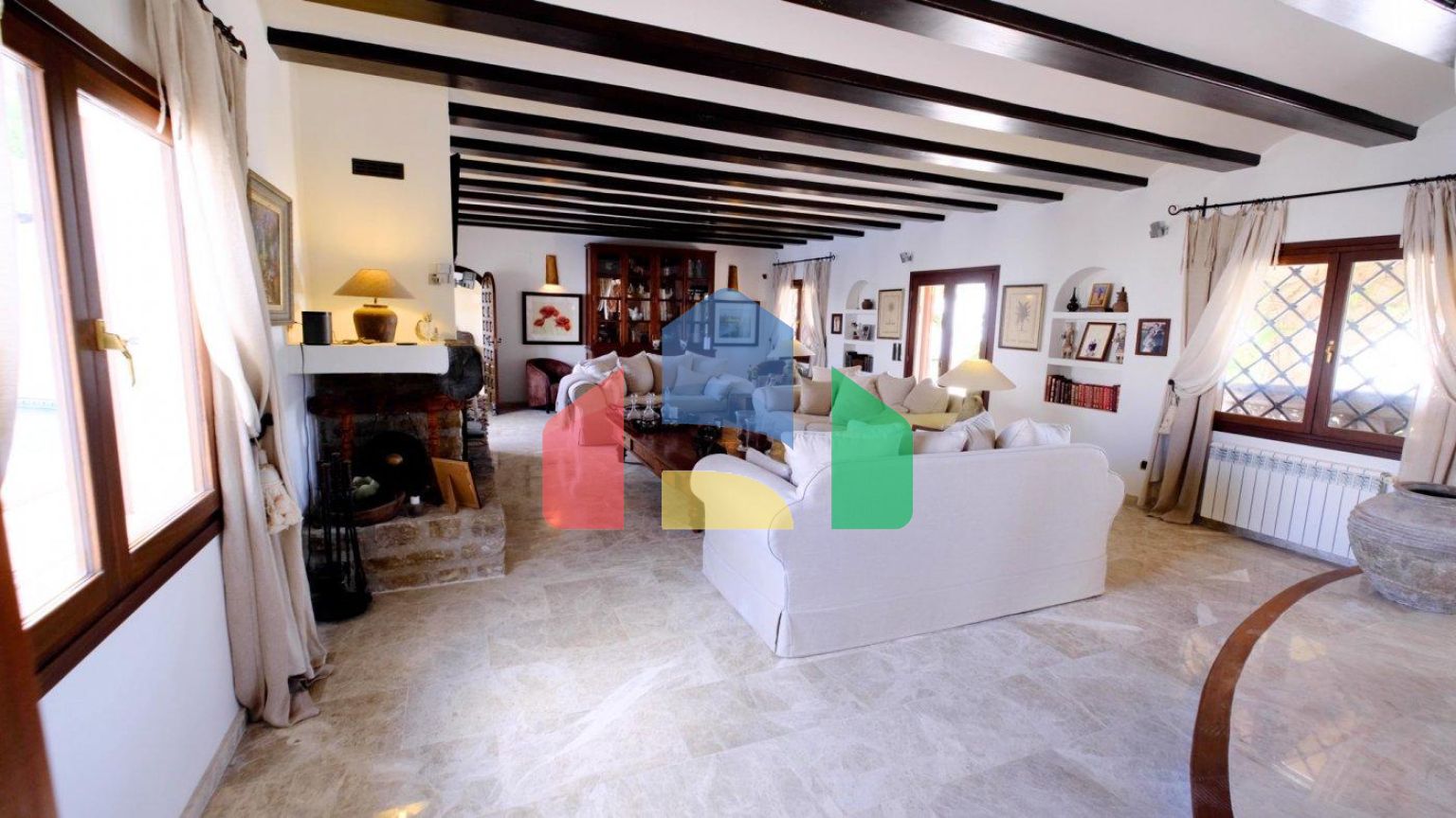 РОСКОШНЫЙ ДОМ В БЕНИССЕ