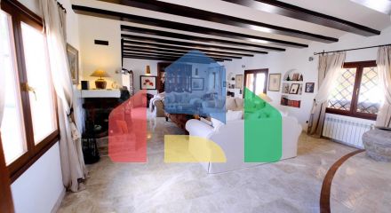 РОСКОШНЫЙ ДОМ В БЕНИССЕ