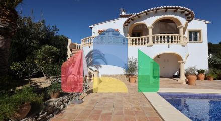 Mediterranean style villa with pool and close to the sea