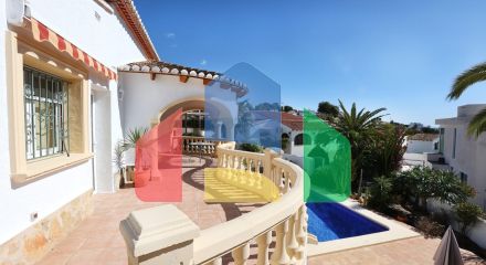 Вилла в средиземноморском стиле с бассейном и недалеко от моря