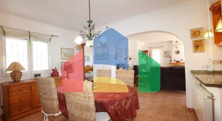 Вилла в средиземноморском стиле с бассейном и недалеко от моря