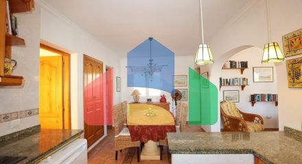 Вилла в средиземноморском стиле с бассейном и недалеко от моря